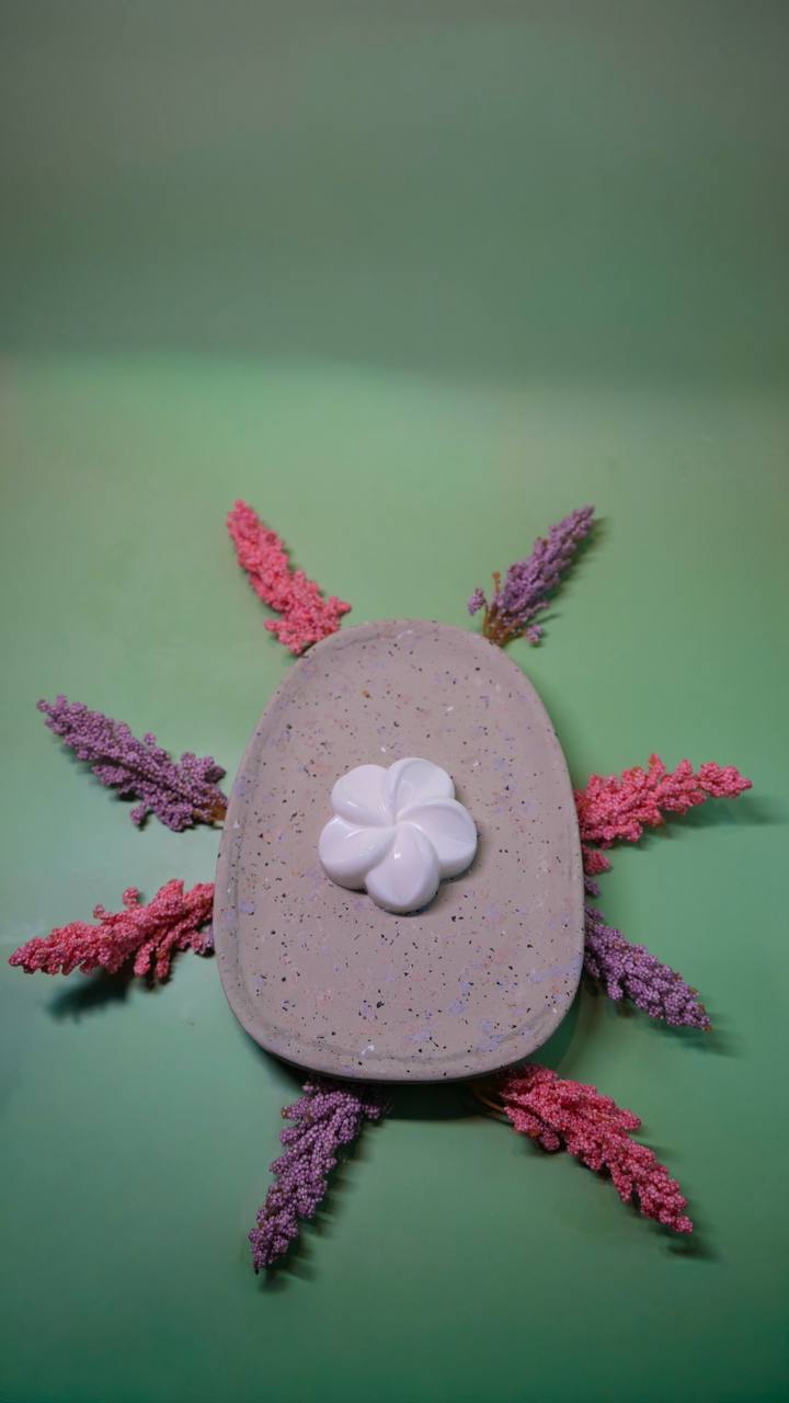 Handgemachte Ziegenmilch-Blütenseife – Sanfte, cremige Naturpflege