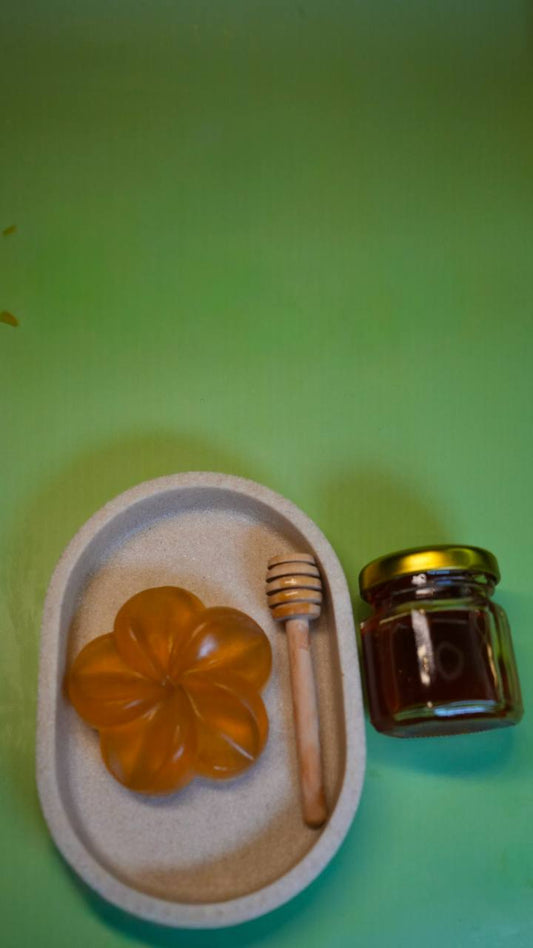 Handgemachte Honig-Blütenseife – Natürliche Pflege mit zarter Süße