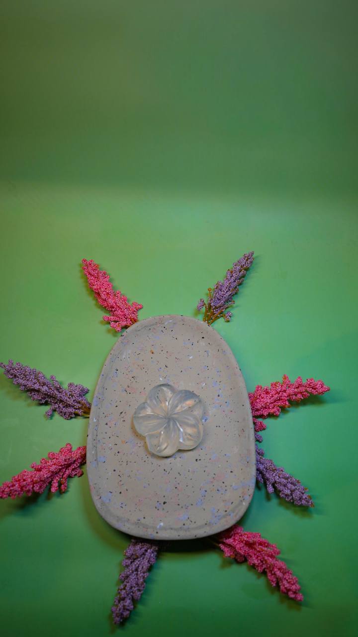 Handgemachte Aloe-Vera Blütenseife – Frische & Sanftheit in eleganter Form