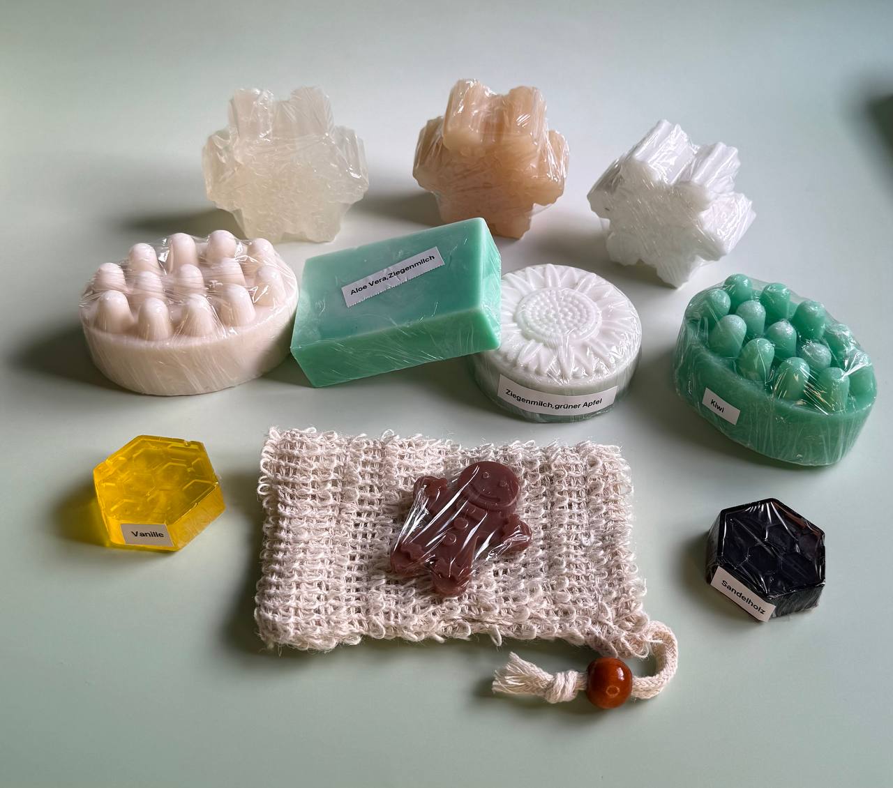 Handgemachte Frische & Pflege – 8-teilige Naturseifen Geschenkbox