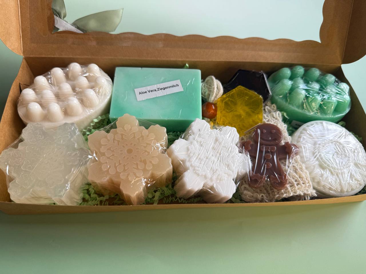 Handgemachte Frische & Pflege – 8-teilige Naturseifen Geschenkbox
