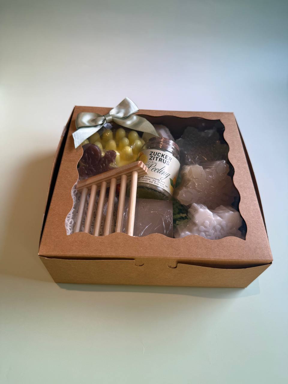 Luxuriöse Naturpflege-Geschenkbox – 8-teiliges Wellness-Set mit Peelings & handgemachten Seifen